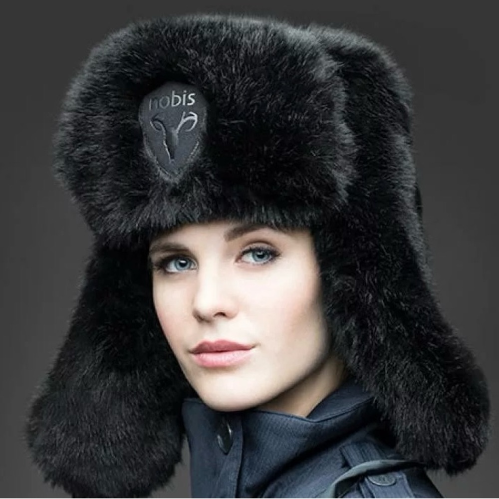 New $150 Nobis Sugar Lips Black Fur Hat! NWT!